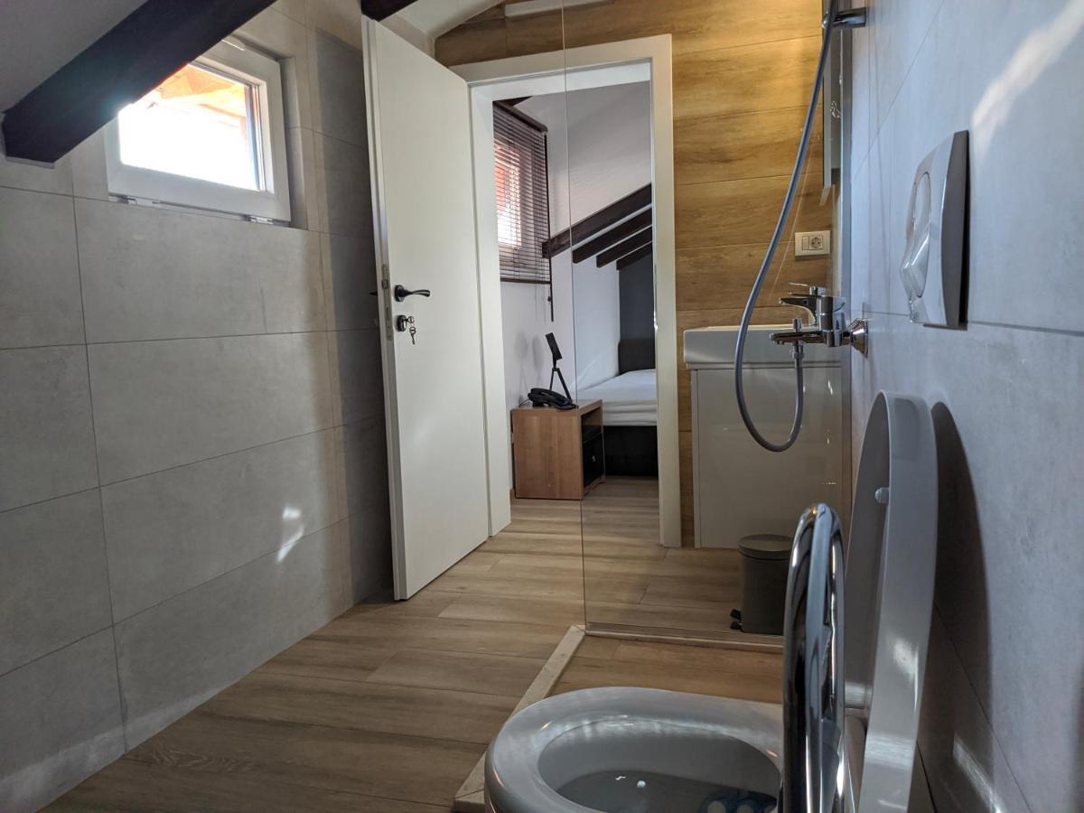 L'Hotelpz Prizren Exterior foto